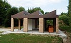 Ampliamento con realizzazione di tettoia fotovoltaica Ampliamento con realizzazione di tettoia fotovoltaica realizzato dall'architetto Barutta