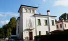 Ampliamento abitazione con realizzazione di torretta. Facciata Ampliamento abitazione con realizzazione di torretta. Facciata realizzata dall'architetto Barutta