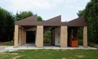 Ampliamento con realizzazione di tettoia fotovoltaica Ampliamento con realizzazione di tettoia fotovoltaica realizzato dall'architetto Barutta