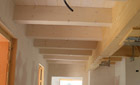 Abitazione in legno. Costruzione soffitto Abitazione in legno.Costruzione soffitto anteriore realizzata dall'architetto Barutta