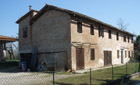 Ristrutturazioni case rurali. Facciata esterna nello stato iniziale della struttura	 Ristrutturazioni case rurali.Facciata esterna nello stato iniziale della struttura poi ristrutturata dall'architetto Barutta	