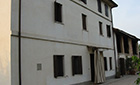 Ricostruzione casa rurale. Stato 2007 faccciata Ricostruzione casa rurale. Facciata nel 2007 prima dell'intervento dell'architetto 