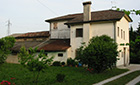 Ricostruzione casa rurale. Stato 2007 laterale Ricostruzione casa rurale. Stato laterale nel 2007 prima dell'intervento dell'architetto 