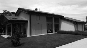 Costruzione casa in legno ad opera dell'architetto Oderzo Barutta
