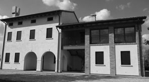 Ricostruzione casa rurale ad opera dell'architetto a Treviso Barutta