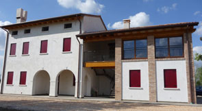 Ricostruzione casa rurale ad opera dell'architetto Oderzo Barutta